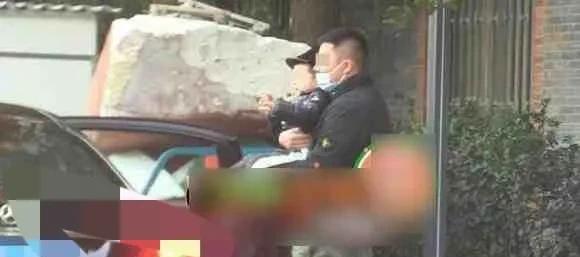 吃瓜爆料老头,吃瓜爆料老头背后的惊人真相