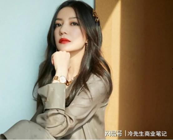 吃瓜爆料赵薇,娱乐圈的瓜田，她如何成为焦点人物？