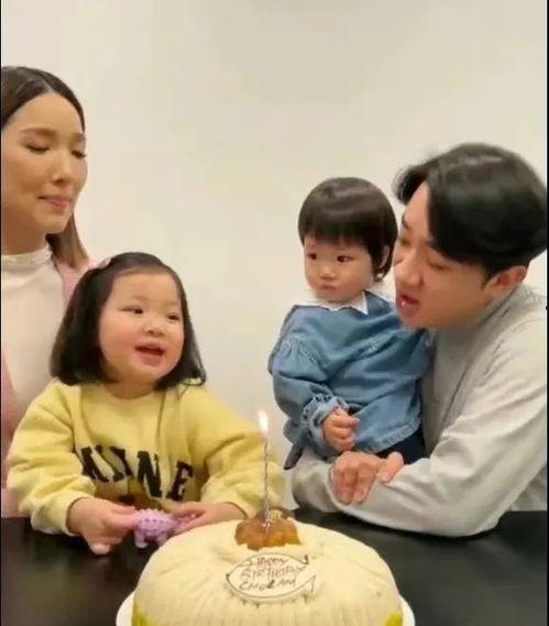 吃瓜爆料男孩,网络红人的崛起与争议