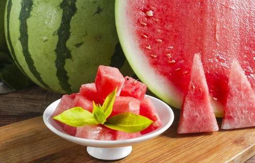 今日吃瓜黑瓜吃料,揭秘娱乐圈黑瓜与热料大揭秘