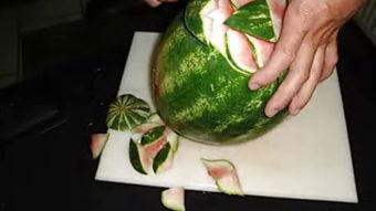 国外爆料吃瓜,吃瓜群众热议的爆料事件大盘点